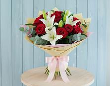 Букет цветов из:  Лилии и Розы в Старомышастовской