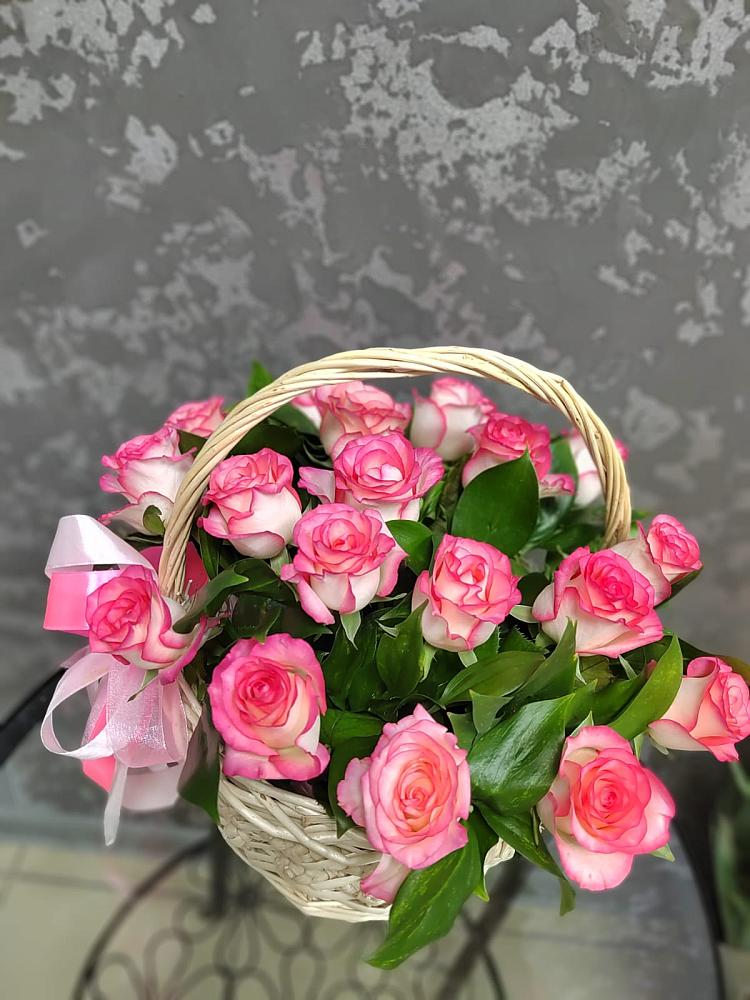 Цветочная композиция из Розы в корзине в Старомышастовской