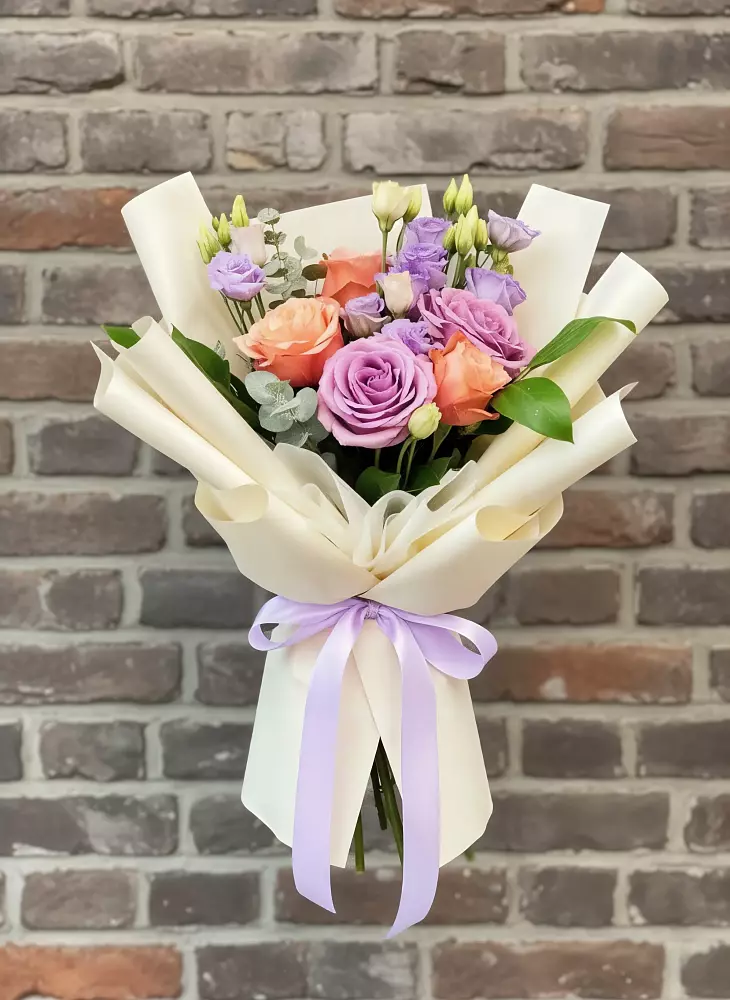 Букет цветов из: Лизиантусы и Розы в Старомышастовской