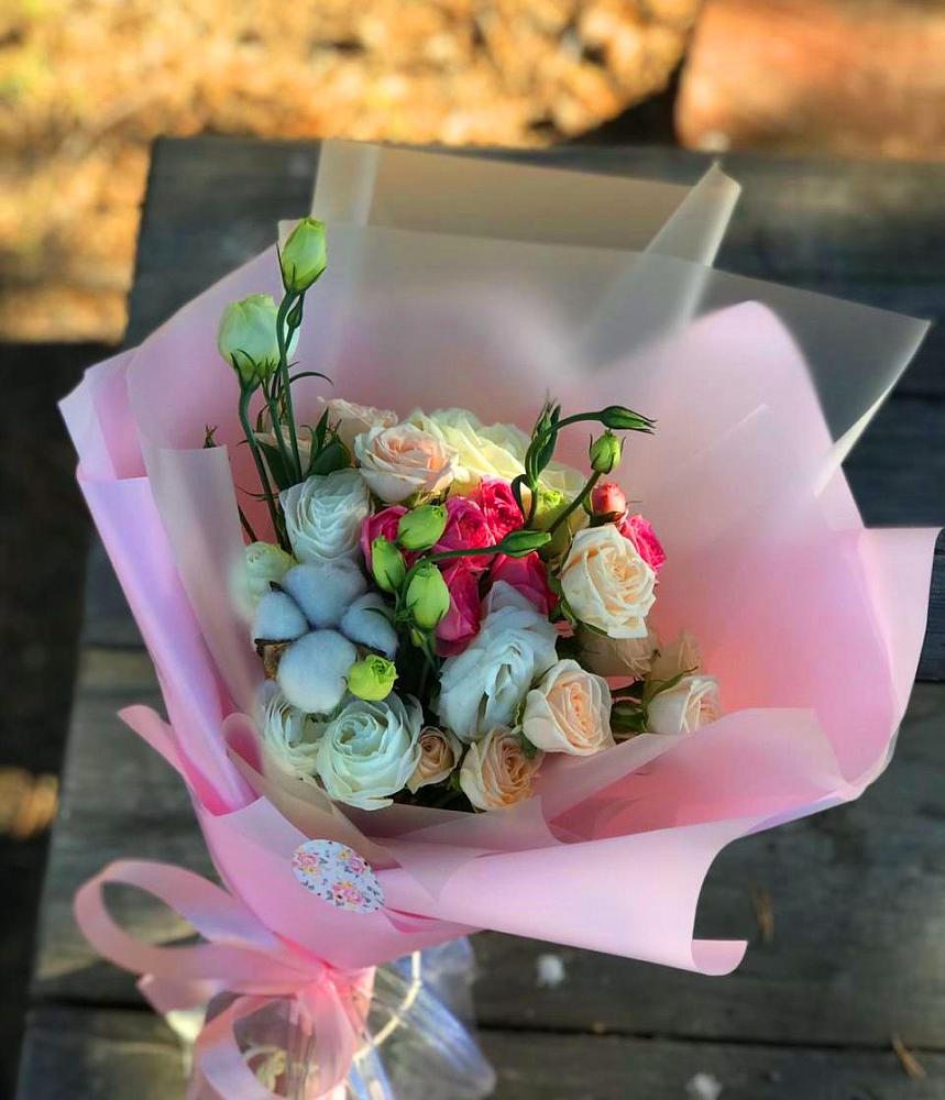 Букет цветов из: Розы и Лизиантусы в Старомышастовской