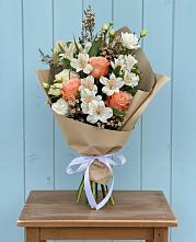 Букет цветов из:  Альстромерии, Лизиантусы, Розы и Хризантемы #REPLACE_PRED# Старомышастовской