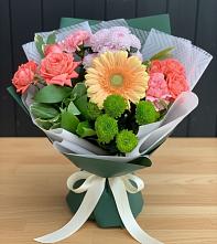Букет цветов из:  Гвоздики, Розы, Герберы и Хризантемы в Старомышастовской
