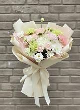 Букет цветов из:  Гвоздики, Розы, Лизиантусы и Хризантемы #REPLACE_PRED# Старомышастовской