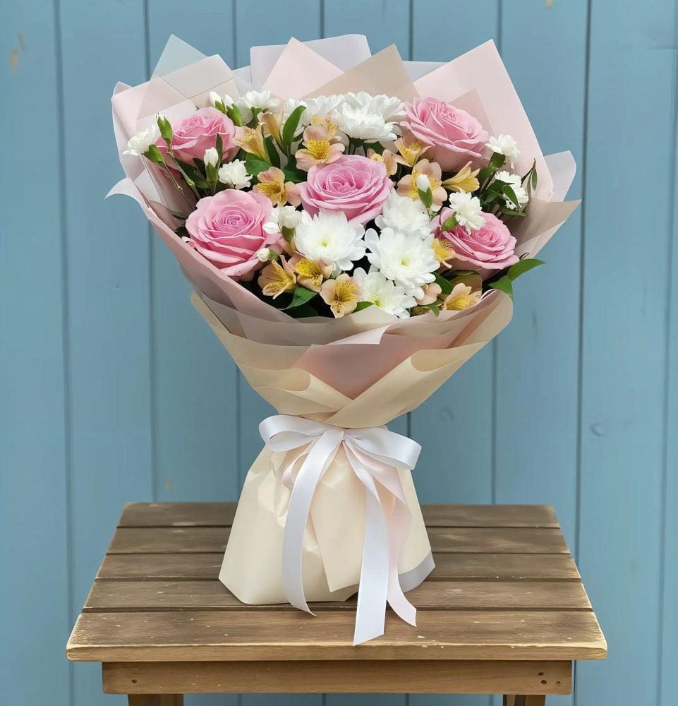 Букет цветов из: Гвоздики, Орхидеи и Розы в Старомышастовской