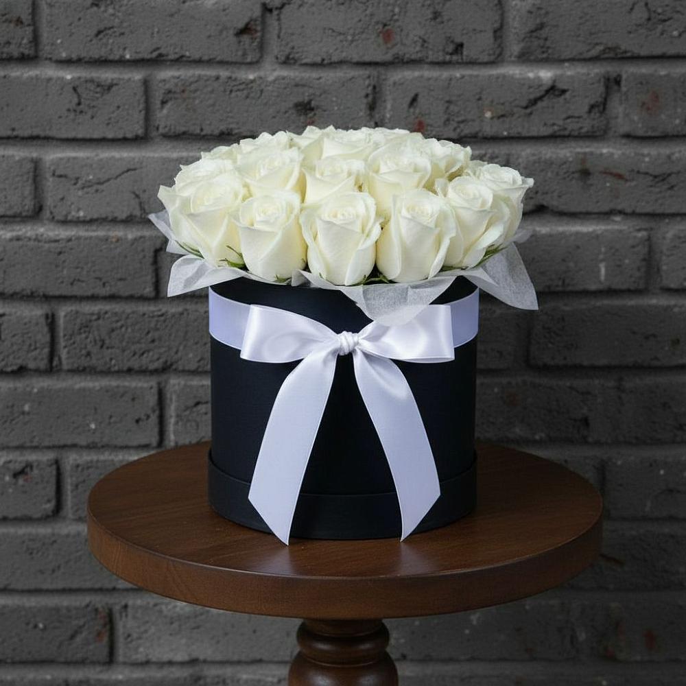 Цветочная композиция из Розы в шляпной коробке в Старомышастовской