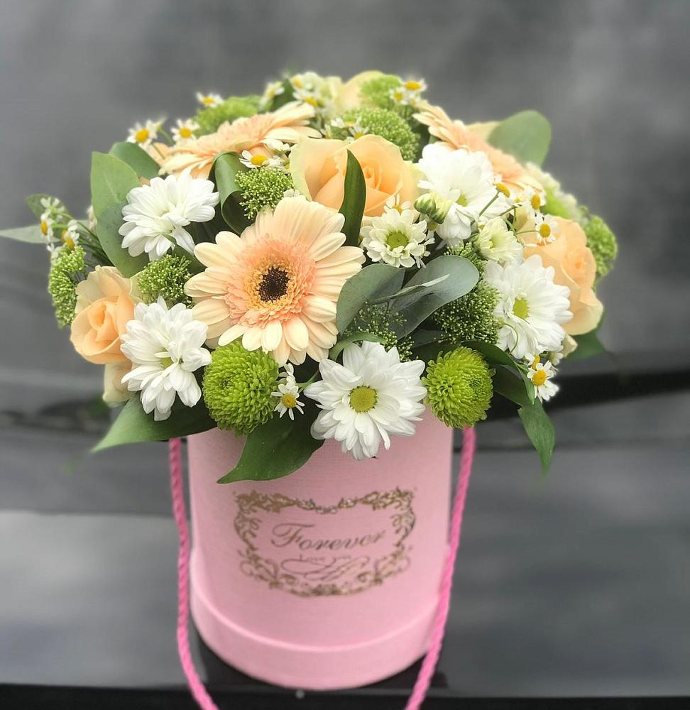 Цветочная композиция из Розы, Герберы и Хризантемы в шляпной коробке в Старомышастовской