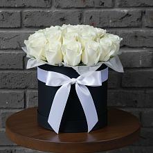 Цветочная композиция из Розы в шляпной коробке в Старомышастовской